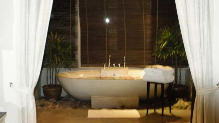 ヴィラのバスルーム